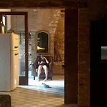 Il Buco Della Suora