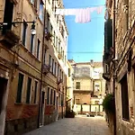Il Buco Della Suora Benátky