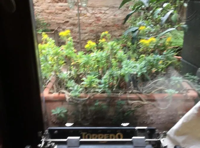 Il Buco Della Suora *