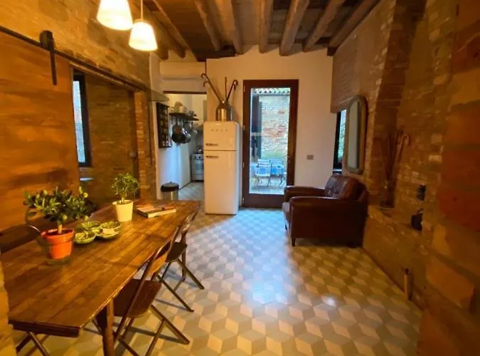 Il Buco Della Suora Venice