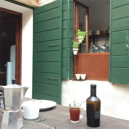 Il Buco Della Suora *