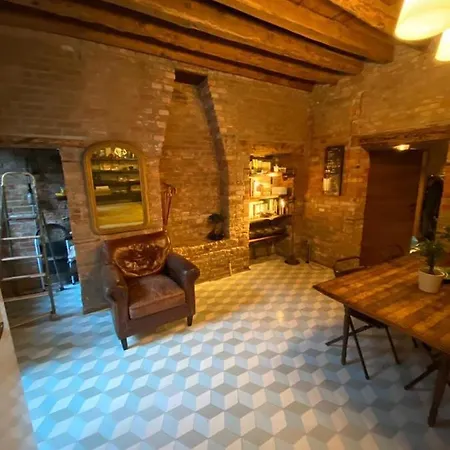 Il Buco Della Suora