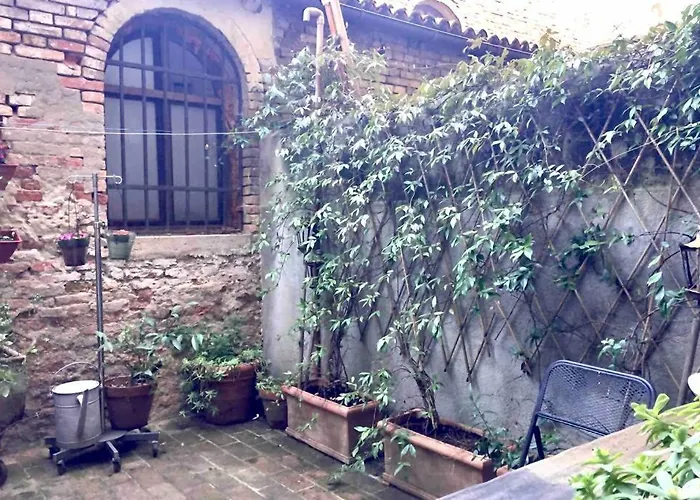 Lägenhet Il Buco Della Suora *