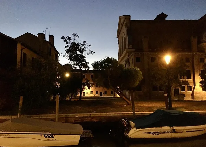 Il Buco Della Suora * Venedig