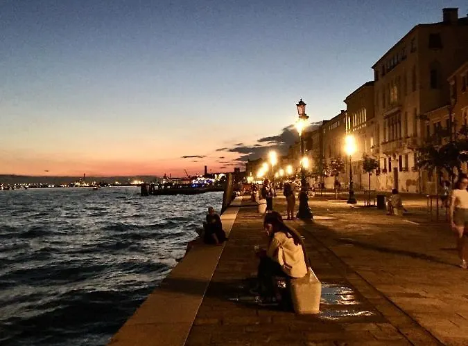 Il Buco Della Suora Venedig