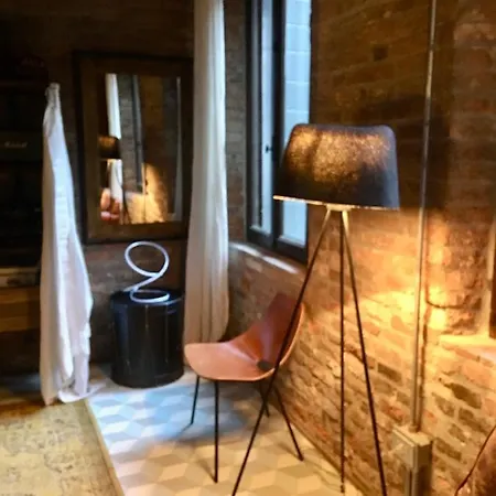 Il Buco Della Suora Venise